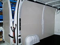 panneaux de protection pour fourgon à bord de Movano